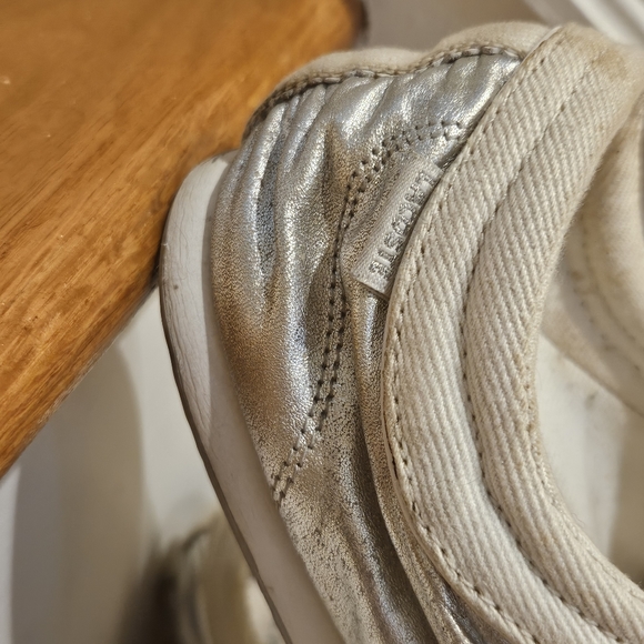 Lacoste silver athletic shoes Size 8.5 - Picture 10 of 10